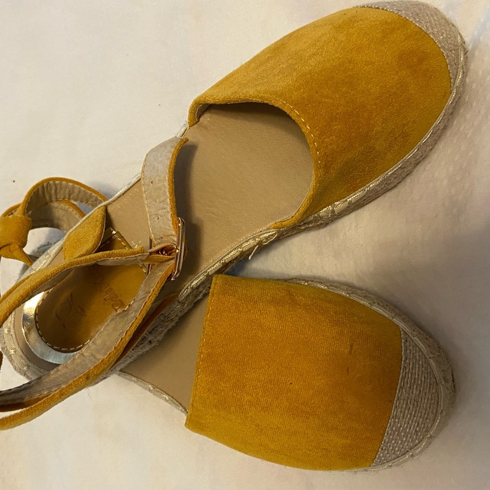 Woman’s Bella Marie Mustard Yellow Espadrilles 7 1/2